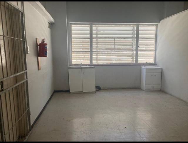 BUSINESS PROPERTY TO RENT IN NORTH END